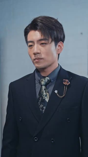 只需待我如初心＆都破产了谁还追校花呀（59集）演员名演的短剧